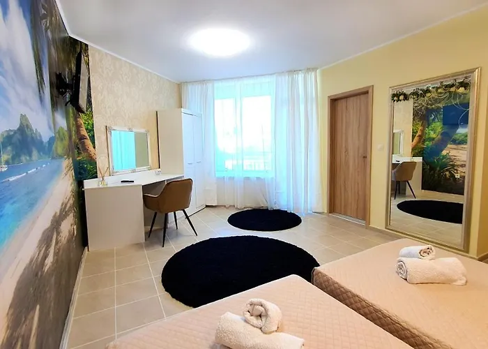 Lejlighedshotel Favorit 3*