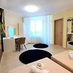 Ξενοδοχείο με διαμερίσματα Favorit 3*