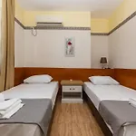 Favorit Σάνι Μπιτς
