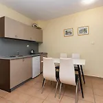 Favorit Ξενοδοχείο με διαμερίσματα 3*