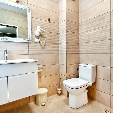 アパートホテル Favorit