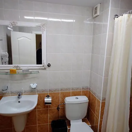 アパートホテル Favorit