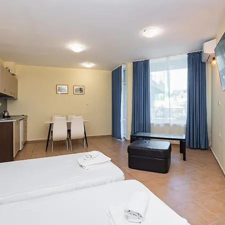 Apart-hotel Favorit 3*