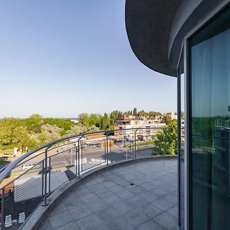 Favorit アパートホテル