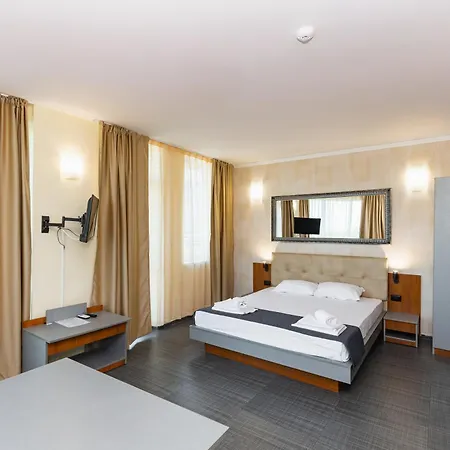 アパートホテル Favorit サニービーチ