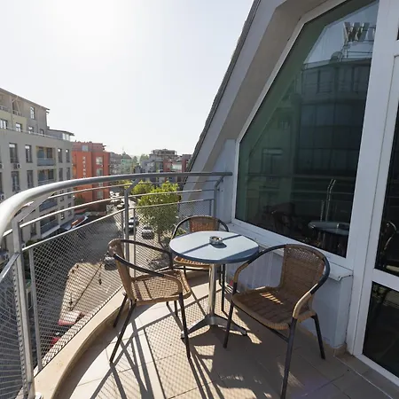 Favorit 3* サニービーチ