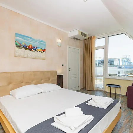 Apart-hotel Favorit