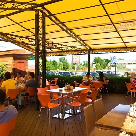 Favorit アパートホテル 3*