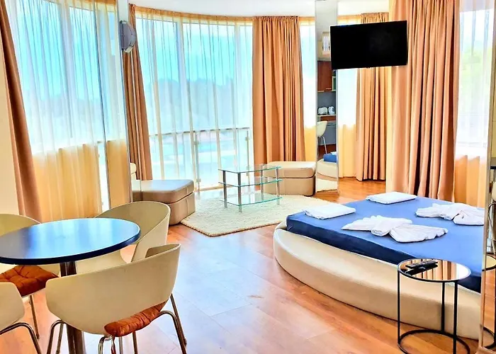 Favorit Σάνι Μπιτς