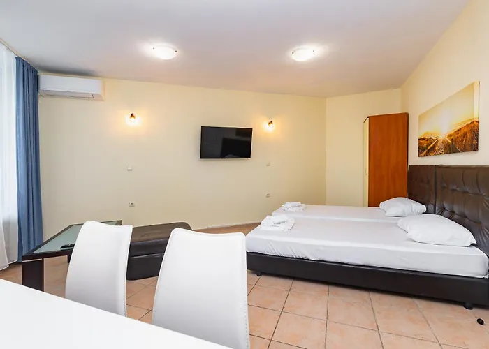 Apart Otel Favorit 3*