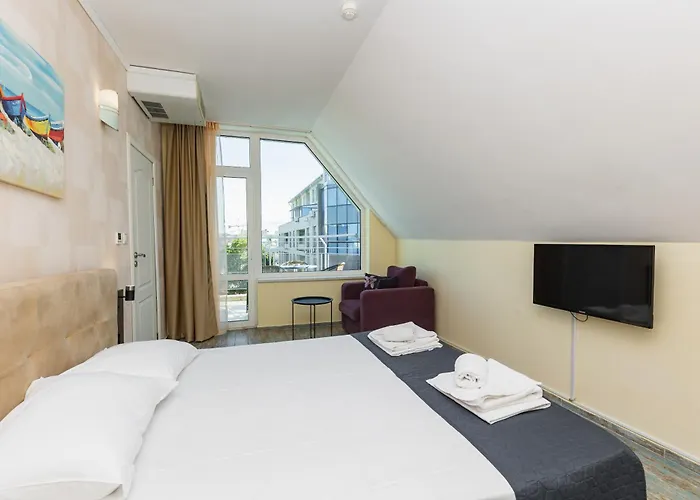 Favorit Apart Otel 3*