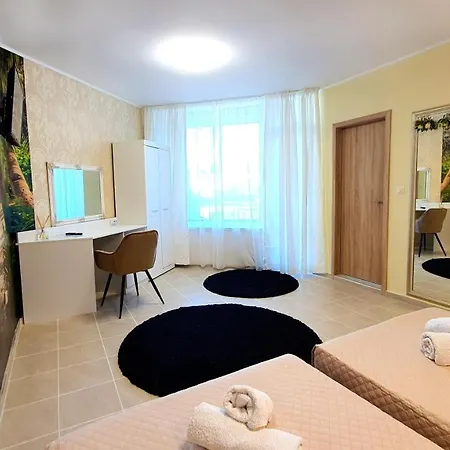 Aparthotel Favorit 3*