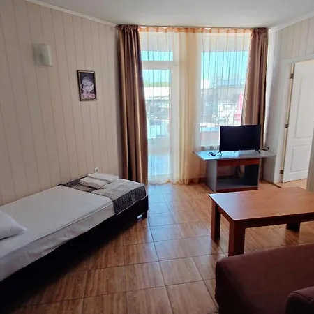 Favorit Aparthotel 3*