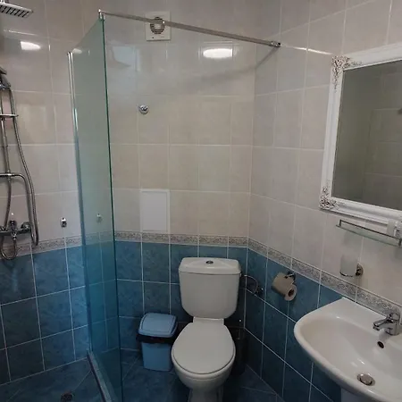 Aparthotel Favorit 3*
