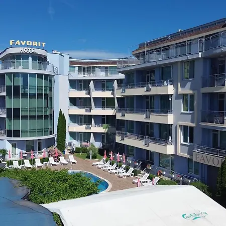 Favorit 公寓式酒店 3*