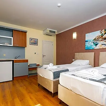 Favorit Hotel apartamentowy 3*