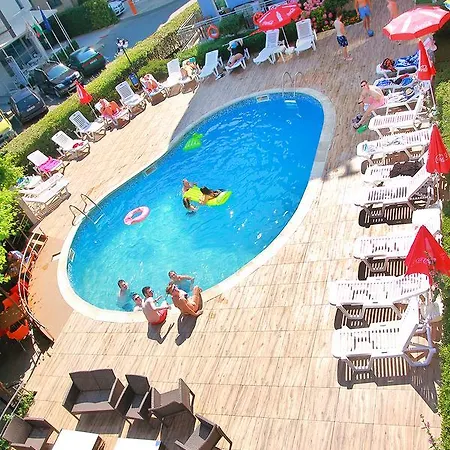 Aparthotel Favorit 3*