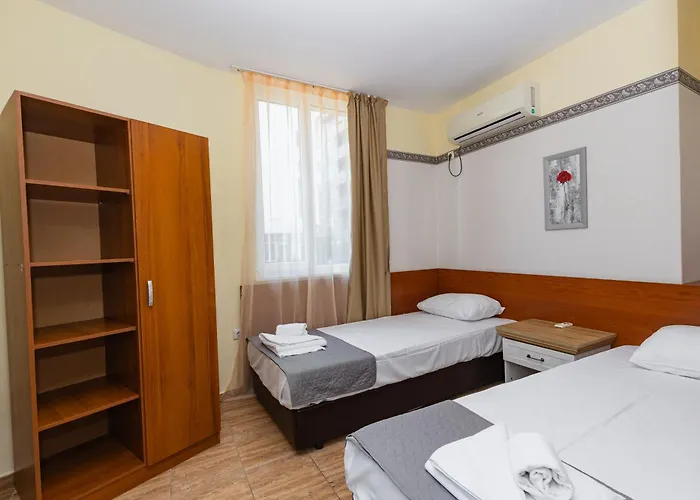 Favorit Апарт-отель 3*