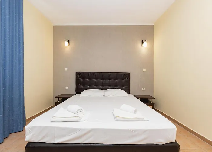 Favorit Aparthotel 3*